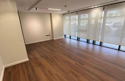 Office Space - Studio - 3 Bathrooms for rent in Hyde Park Business District Mall - South Teseen St. - The 5th Settlement - New Cairo City - Cairo