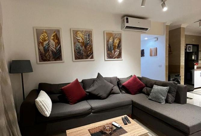 98003108 - Property Image 3