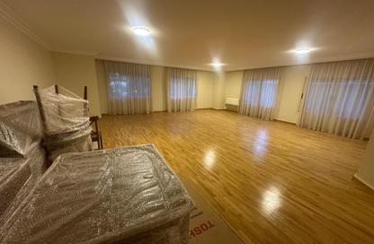 Apartment - 4 Bedrooms - 3 Bathrooms for rent in Street 11 - Maadi - Hay El Maadi - Cairo