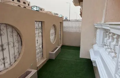 شقة - 3 غرف نوم - 2 حمامات للبيع في المجاورة الاولي - المنطقة الرابعة - مدينة الشروق - القاهرة