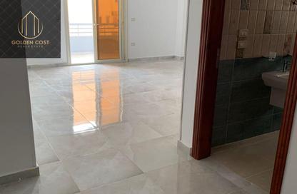 Apartment - 3 Bedrooms - 2 Bathrooms for rent in North Lotus - El Lotus - New Cairo City - Cairo
