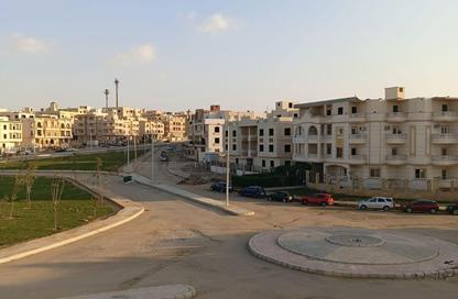 شقة - 3 غرف نوم - 3 حمامات للبيع في حي النادي - مدينة الشروق - القاهرة
