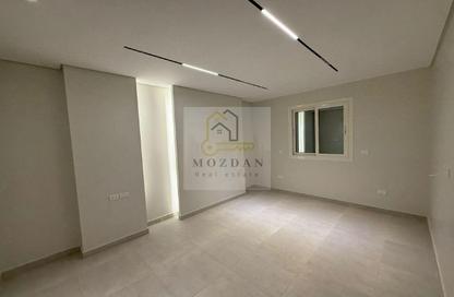 Apartment - 3 Bedrooms - 2 Bathrooms for sale in 10th Sector - Zahraa El Maadi - Hay El Maadi - Cairo