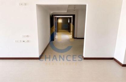 Apartment - 3 Bedrooms - 3 Bathrooms for sale in Tijan - Zahraa El Maadi - Hay El Maadi - Cairo
