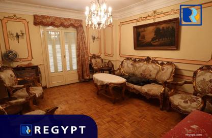 شقة - 4 غرف نوم - 2 حمامات للايجار في شارع بهجت علي (ابن النبيه) - الزمالك - القاهرة