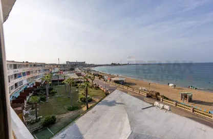 Chalet - 2 Bedrooms - 1 Bathroom for sale in Corniche Al Maamoura - Al Maamoura - Hay Than El Montazah - Alexandria