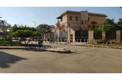 فيلا - 8 غرف نوم - 8 حمامات للبيع في النخيل - كمبوندات الشروق - مدينة الشروق - القاهرة