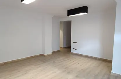 Apartment - 2 Bedrooms - 1 Bathroom for rent in Family City - North Investors Area - New Cairo City - Cairo