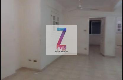 Apartment - 2 Bedrooms - 1 Bathroom for sale in Al Nasr St. - Smouha - Hay Sharq - Alexandria