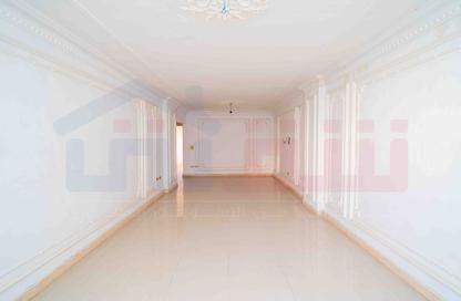 Apartment - 3 Bedrooms - 1 Bathroom for sale in Janaklees - Hay Sharq - Alexandria