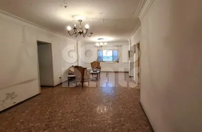 Apartment - 2 Bedrooms - 1 Bathroom for sale in El Hegaz Square - El Nozha - Cairo