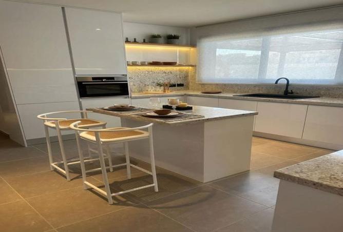 8413417 - Property Image 2