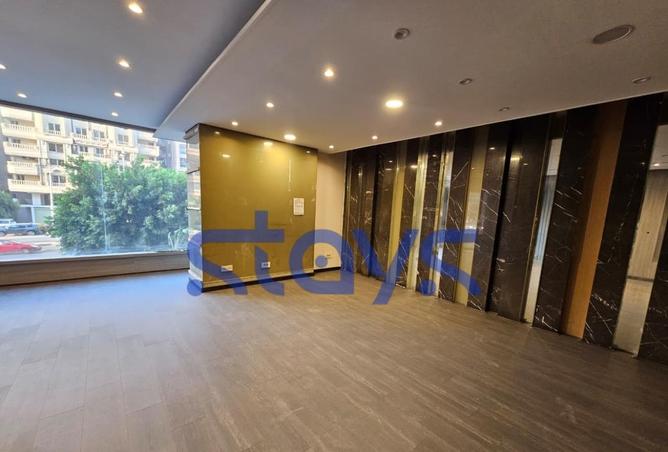 98829022 - Property Image 2