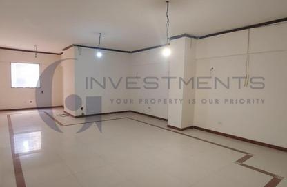 Apartment - 2 Bedrooms - 2 Bathrooms for sale in Roushdy St. - Roushdy - Hay Sharq - Alexandria