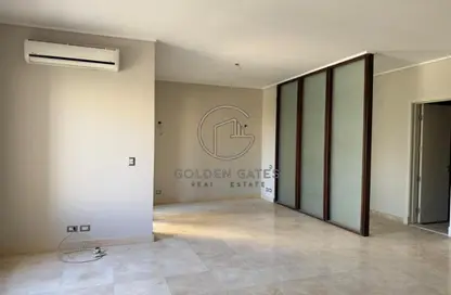 شقة - 2 غرف نوم - 2 حمامات للايجار في ذا فيلدج - المستثمرين الجنوبية - مدينة القاهرة الجديدة - القاهرة