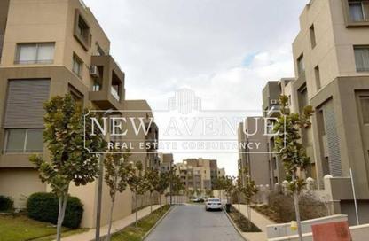 Apartment - 2 Bedrooms - 2 Bathrooms for sale in Palm Hills Village Gate - South Investors Area - New Cairo City - Cairo