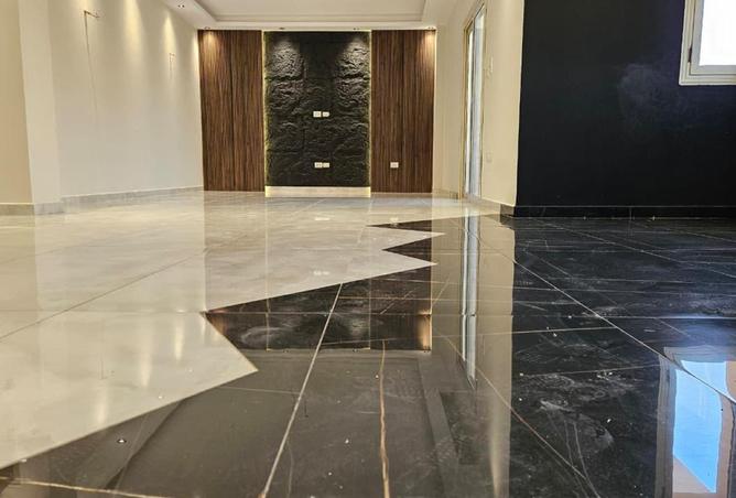 8561131 - Property Image 2