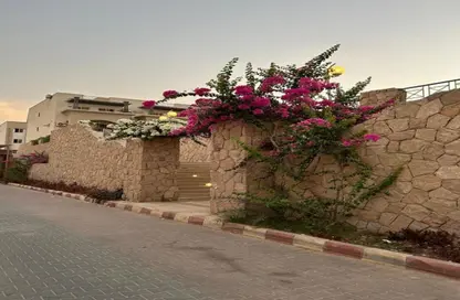 شاليه - 2 غرف نوم - 2 حمامات للبيع في ريد كاربيت - العين السخنة - السويس