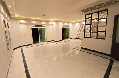 شقة - 3 غرف نوم - 2 حمامات للايجار في محور العروبة - المنطقة أ - حى جنوب الاكايمية - مدينة القاهرة الجديدة - القاهرة