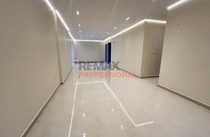Apartment - 3 Bedrooms - 1 Bathroom for rent in El Safwa - New Smouha - Smouha - Hay Sharq - Alexandria Apartment - 3 Bedrooms - 1 Bathroom for rent in El Safwa - New Smouha - Smouha - Hay Sharq - Alexandria