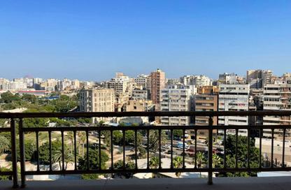 شقة - 3 غرف نوم - 3 حمامات للبيع في الأزاريطة - حي وسط - الاسكندرية