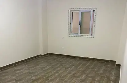 شقة - 3 غرف نوم - 2 حمامات للايجار في شارع الجزيرة - المستثمرين الجنوبية - مدينة القاهرة الجديدة - القاهرة