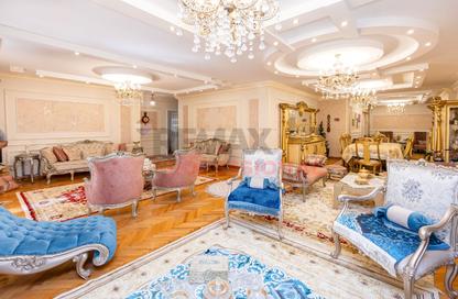 Apartment - 4 Bedrooms - 3 Bathrooms for sale in Al Farek Ismail Srhank St. - Laurent - Hay Sharq - Alexandria