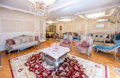 Apartment - 4 Bedrooms - 3 Bathrooms for sale in Al Farek Ismail Srhank St. - Laurent - Hay Sharq - Alexandria