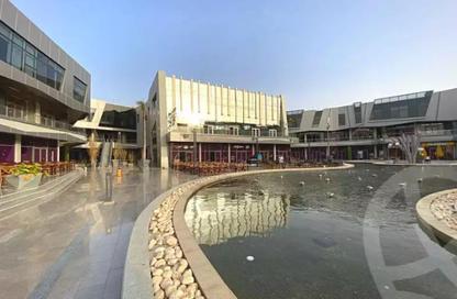 Shop - Studio - 1 Bathroom for sale in The Yard Mall - New Cairo City - Cairo
