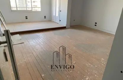 شقة - 4 غرف نوم - 3 حمامات للبيع في شارع مكرم عبيد - المنطقة السادسة - مدينة نصر - القاهرة