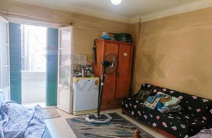 Apartment - 4 Bedrooms - 1 Bathroom for sale in Fahmy Wisa St. - Laurent - Hay Sharq - Alexandria