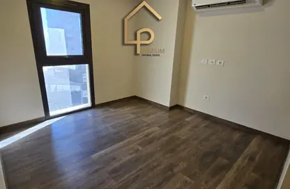 Apartment - 2 Bedrooms - 2 Bathrooms for sale in Village Views - Zed Towers - Sheikh Zayed Compounds - Sheikh Zayed City - Giza