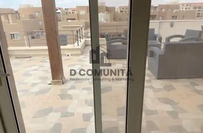 (بنتهاوس  (روف - 3 غرف نوم - 3 حمامات للايجار في ذا فيلدج - المستثمرين الجنوبية - مدينة القاهرة الجديدة - القاهرة