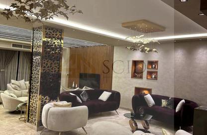 Villa - 5 - 5 for sale in Royal City - Sheikh Zayed Compounds - Sheikh Zayed City - Giza Villa - 5 - 5 for sale in Royal City - Sheikh Zayed Compounds - Sheikh Zayed City - Giza
