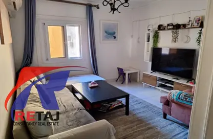 Apartment - 2 Bedrooms - 1 Bathroom for sale in Zahraa Madinet Nasr School St. - 10th District - Nasr City - Cairo