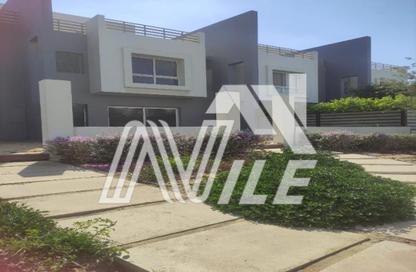 Townhouse - 2 Bedrooms - 3 Bathrooms for sale in Park Corner - Hyde Park - New Cairo City - Cairo