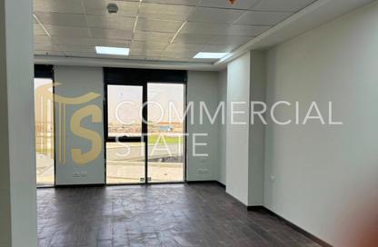 Office Space - Studio - 1 Bathroom for rent in Hyde Park Business District Mall - South Teseen St. - The 5th Settlement - New Cairo City - Cairo