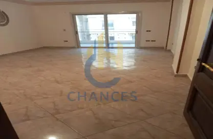 Apartment - 3 Bedrooms - 2 Bathrooms for sale in Maadi Gardens - Maadi - Hay El Maadi - Cairo