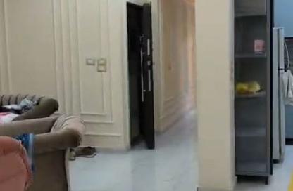 سطح - 3 غرف نوم - 2 حمامات للبيع في الحي الثالث شرق - مدينة الشروق - القاهرة