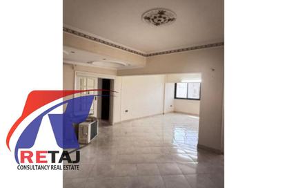 Apartment - 2 Bedrooms - 1 Bathroom for rent in Makram Ebeid St. - 6th Zone - Nasr City - Cairo