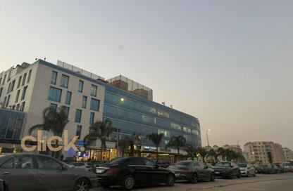 محل تجاري - استوديو - 2 حمامات للايجار في شارع التسعين الشمالي - التجمع الخامس - مدينة القاهرة الجديدة - القاهرة