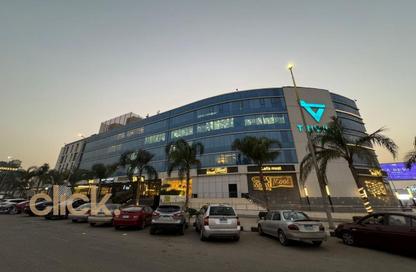 محل تجاري - استوديو - 2 حمامات للايجار في شارع التسعين الشمالي - التجمع الخامس - مدينة القاهرة الجديدة - القاهرة