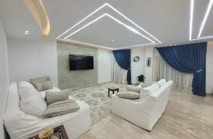 Apartment - 3 Bedrooms - 3 Bathrooms for rent in Al Shouyfat St. - District 1 - The 5th Settlement - New Cairo City - Cairo