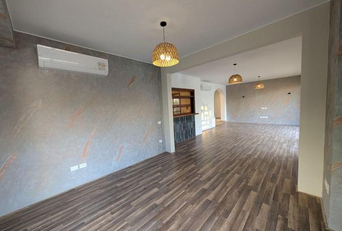 8637508 - Property Image 2