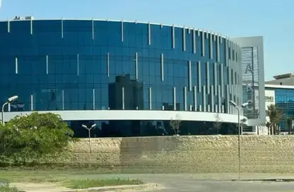 Office Space - 3 Bedrooms - 2 Bathrooms for rent in Smart Village - Cairo Alexandria Desert Road - 6 October City - Giza