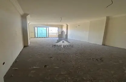 Apartment - 4 Bedrooms - 3 Bathrooms for sale in Ibrahim Nosseir St. - Laurent - Hay Sharq - Alexandria