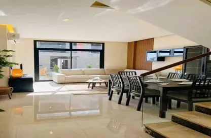 Duplex - 4 Bedrooms - 4 Bathrooms for sale in Royal City - Sheikh Zayed Compounds - Sheikh Zayed City - Giza