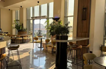 محل تجاري - استوديو - 1 حمام للايجار في وسط القاهرة الجديدة - شارع التسعين الشمالي - التجمع الخامس - مدينة القاهرة الجديدة - القاهرة