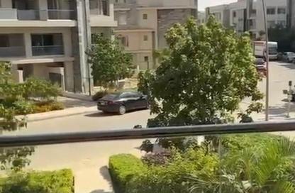 Apartment - 3 Bedrooms - 3 Bathrooms for sale in Galleria Moon Valley - South Investors Area - New Cairo City - Cairo