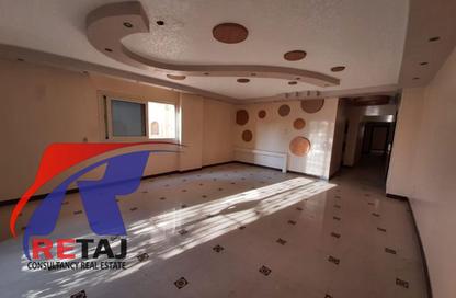 Apartment - 3 Bedrooms - 2 Bathrooms for rent in Doctor Mohamed Youssef St. - El Banafseg 7 - El Banafseg - New Cairo City - Cairo